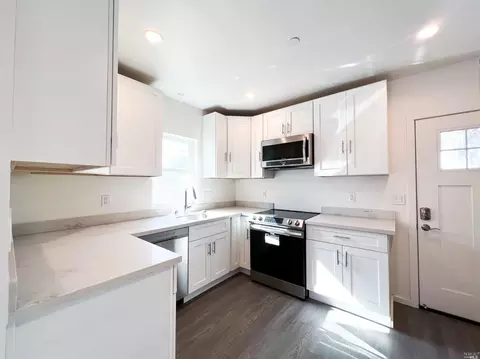 Kitchen - 1418 1418 Apt 2 Northside Ave, Berkeley, CA 94702 photo 1 of 5