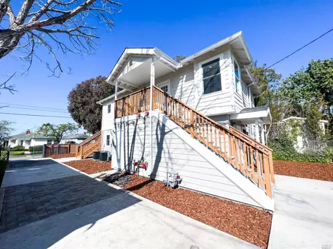 Exterior - 1418 1418 Apt 2 Northside Ave, Berkeley, CA 94702 photo 3 of 12