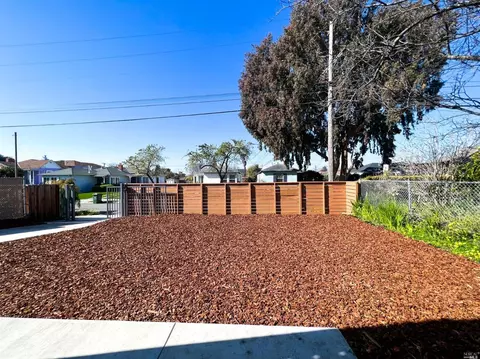 Exterior - 1418 1418 Apt 2 Northside Ave, Berkeley, CA 94702 photo 9 of 12