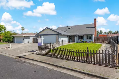 443 Hartwick Ln, Fairfield, CA 94533