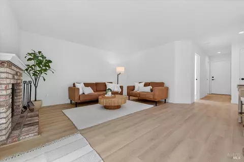 Living - 124 Macklin Dr, Cotati, CA 94931 photo 2 of 3