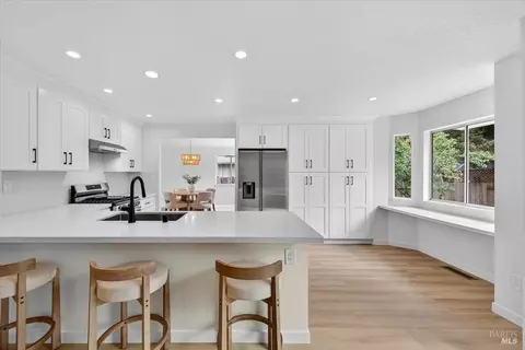 Kitchen - 124 Macklin Dr, Cotati, CA 94931 photo 5 of 6
