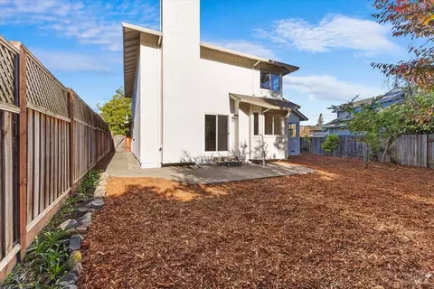 Exterior - 124 Macklin Dr, Cotati, CA 94931 photo 5 of 14