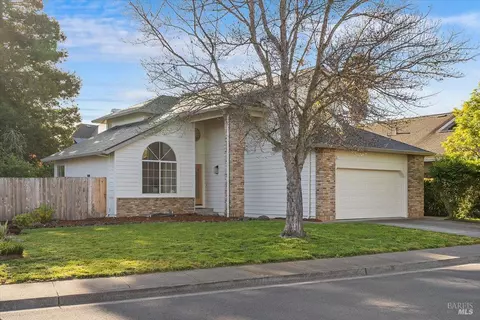 Exterior - 124 Macklin Dr, Cotati, CA 94931 photo 3 of 14