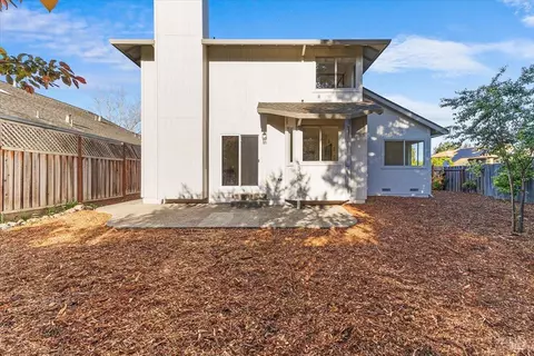 Exterior - 124 Macklin Dr, Cotati, CA 94931 photo 6 of 14
