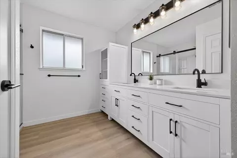 Bath - 124 Macklin Dr, Cotati, CA 94931 photo 5 of 5