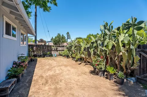 Exterior - 1155 S Dora St, Ukiah, CA 95482 photo 6 of 6