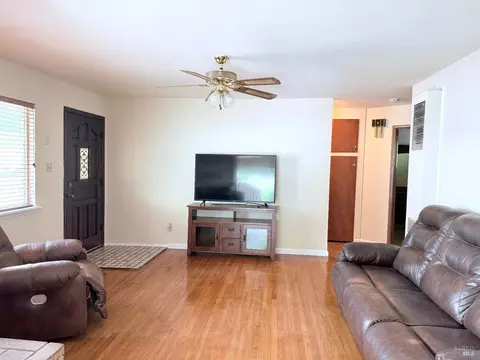Living - 433 Brush St, Graton, CA 95444 photo 1 of 3
