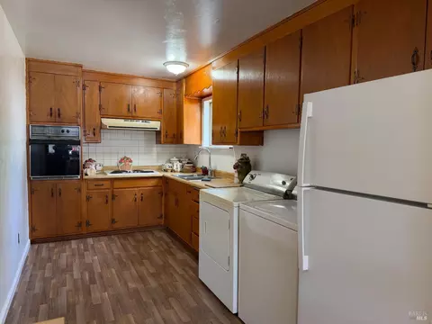 Kitchen - 433 Brush St, Graton, CA 95444 photo 1 of 1