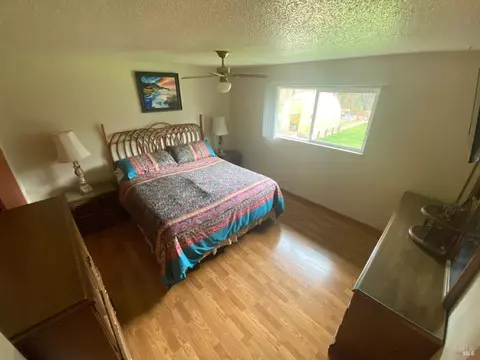 Bedroom - 1725 E Madrone Dr, Ukiah, CA 95482 photo 2 of 4