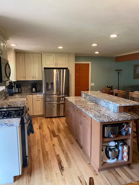 Kitchen - 1725 E Madrone Dr, Ukiah, CA 95482 photo 4 of 4