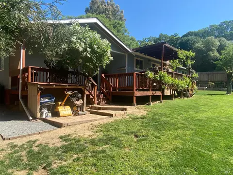 Exterior - 1725 E Madrone Dr, Ukiah, CA 95482 photo 12 of 13
