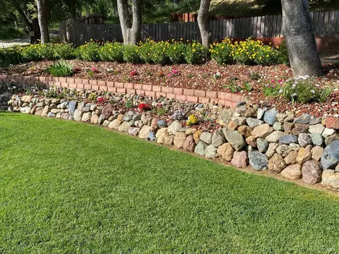 Exterior - 1725 E Madrone Dr, Ukiah, CA 95482 photo 3 of 13