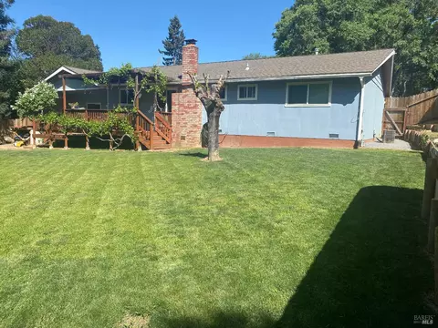 Exterior - 1725 E Madrone Dr, Ukiah, CA 95482 photo 9 of 13