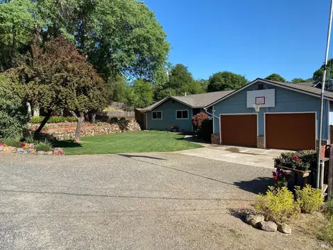 1725 E Madrone Dr, Ukiah, CA 95482