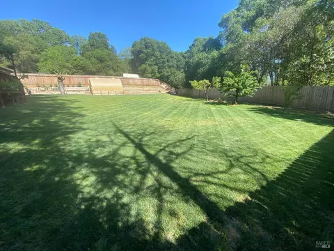 Exterior - 1725 E Madrone Dr, Ukiah, CA 95482 photo 7 of 13