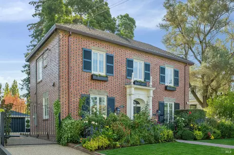 Exterior - 853 D St, Petaluma, CA 94952 photo 2 of 17