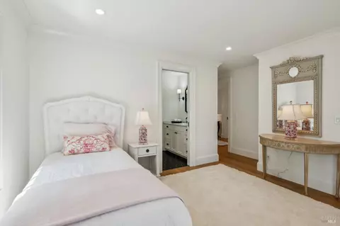 Bedroom - 853 D St, Petaluma, CA 94952 photo 4 of 12
