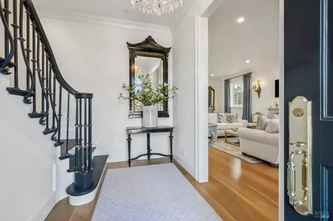 Entry Way - 853 D St, Petaluma, CA 94952 photo 1 of 6