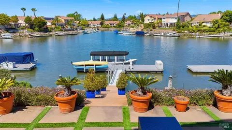 66 S Newport Dr, Napa, CA 94559
