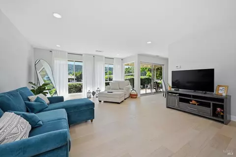 23 Valley Green St, Santa Rosa, CA 95409