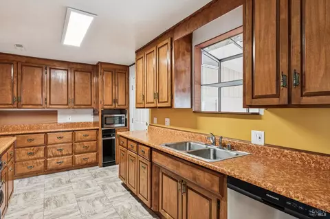 Kitchen - 703 Lamont Ave, Novato, CA 94945 photo 2 of 3