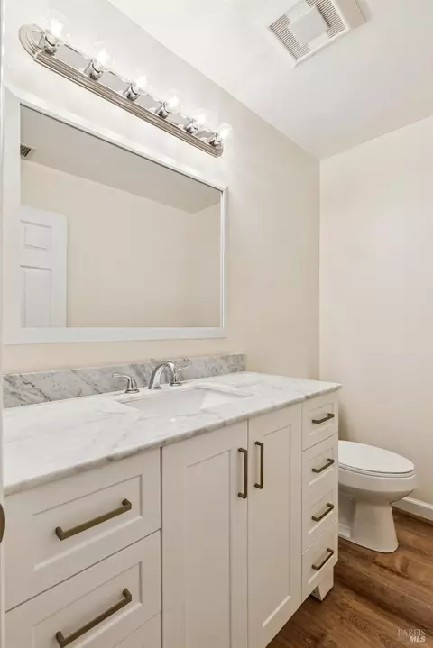Bath - 703 Lamont Ave, Novato, CA 94945 photo 5 of 5