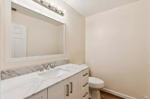 Bath - 703 Lamont Ave, Novato, CA 94945 photo 4 of 5