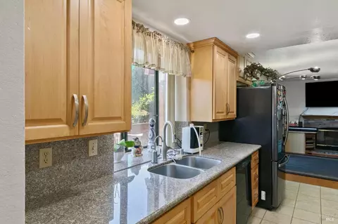 Kitchen - 112 Sea Mist Dr, Vallejo, CA 94591 photo 2 of 2