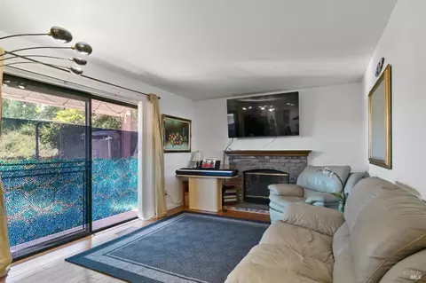 Living - 112 Sea Mist Dr, Vallejo, CA 94591 photo 2 of 2