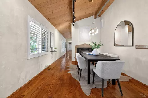 Dining - 529 Michael Dr, Sonoma, CA 95476 photo 2 of 2