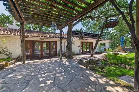 Exterior - 529 Michael Dr, Sonoma, CA 95476 photo 3 of 14