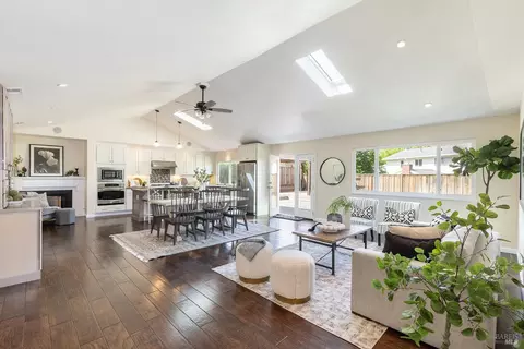 3572 Sandybrook Ln, Napa, CA 94558