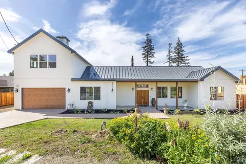 753 Sunnyside Rd, Saint Helena, CA 94574