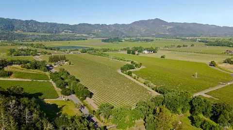 1300 Yount Mill Rd, Napa, CA 94558