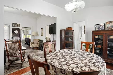 Dining - 407 Pine St, Capitola, CA 95010 photo 1 of 2