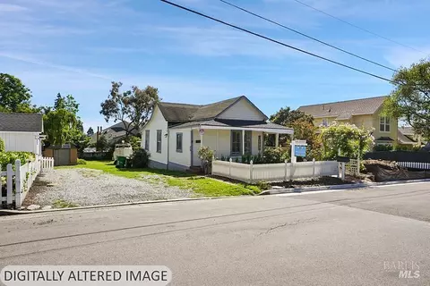 407 Pine St, Capitola, CA 95010