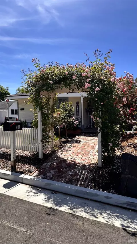 Exterior - 407 Pine St, Capitola, CA 95010 photo 3 of 12