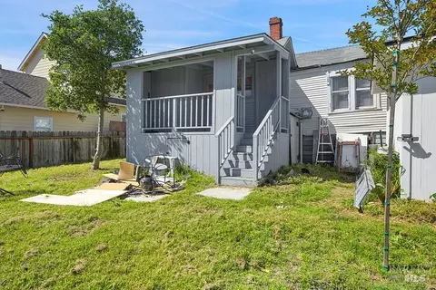 Exterior - 407 Pine St, Capitola, CA 95010 photo 6 of 12