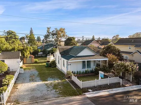 Exterior - 407 Pine St, Capitola, CA 95010 photo 12 of 12