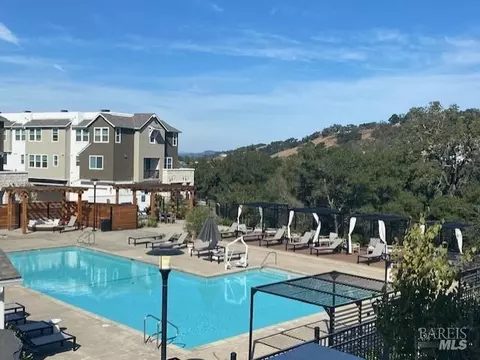 531 Semillon Ln, Santa Rosa, CA 95403