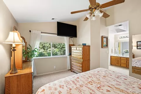 Bedroom - 105 William Cir, Cloverdale, CA 95425 photo 3 of 3