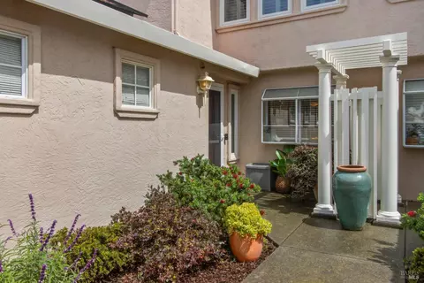 304 Columbia Cir, Benicia, CA 94510