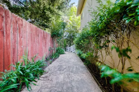 Exterior - 320 Dolan Ave, Mill Valley, CA 94941 photo 9 of 11