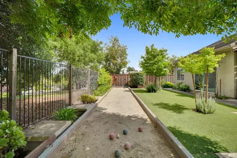 Exterior - 487 Gray Ct, Benicia, CA 94510 photo 6 of 10