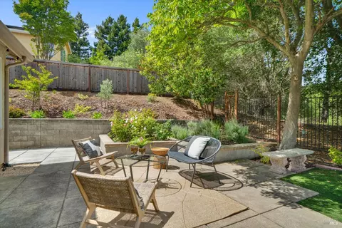 Exterior - 487 Gray Ct, Benicia, CA 94510 photo 4 of 10