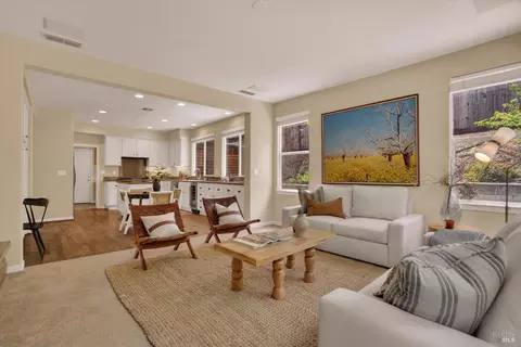 Living - 487 Gray Ct, Benicia, CA 94510 photo 1 of 4