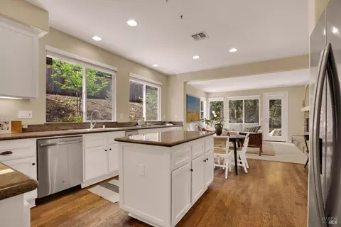 Kitchen - 487 Gray Ct, Benicia, CA 94510 photo 2 of 4