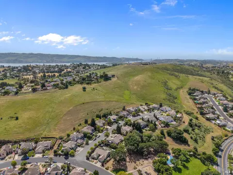 View/Area - 487 Gray Ct, Benicia, CA 94510 photo 7 of 7