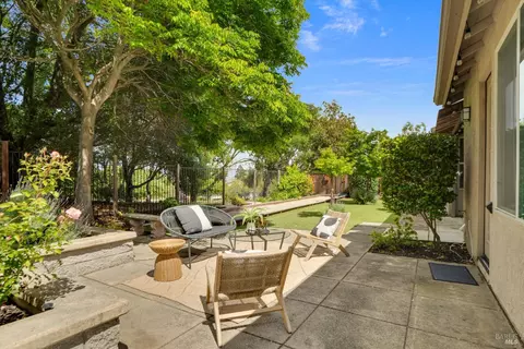 Exterior - 487 Gray Ct, Benicia, CA 94510 photo 5 of 10
